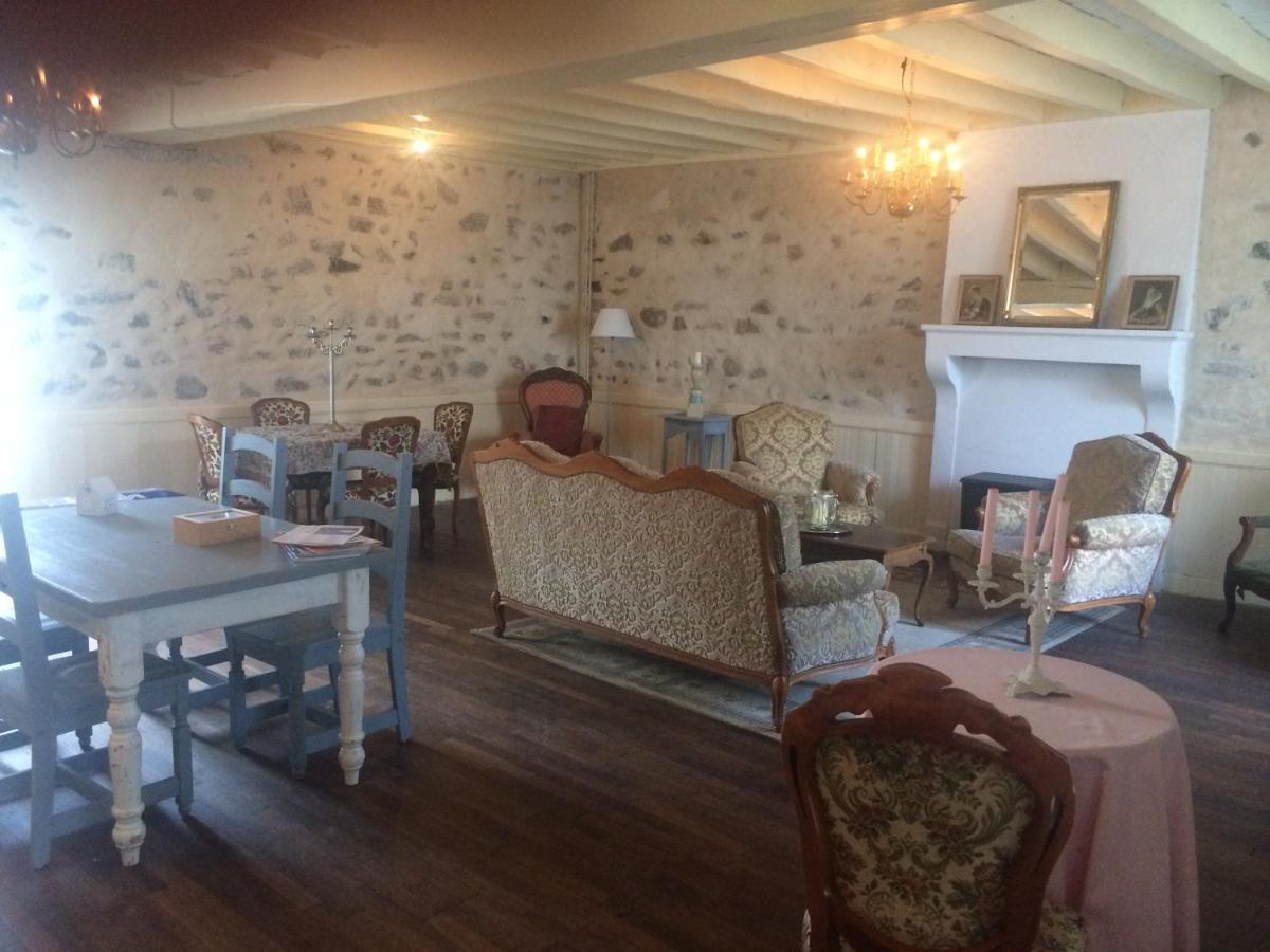 Chambres D'Hotes La Chaumiere Coulonges  Esterno foto