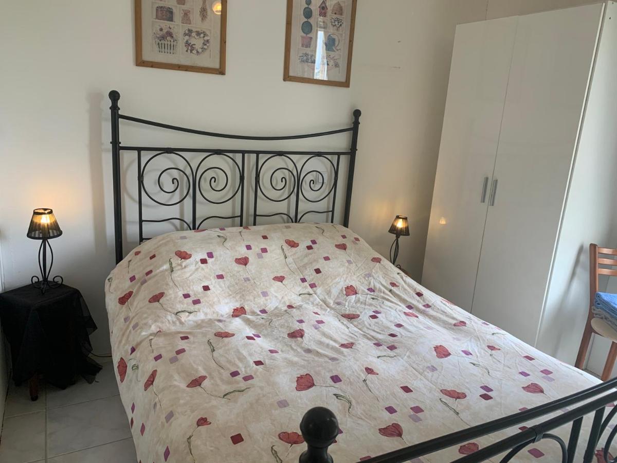 Chambres D'Hotes La Chaumiere Coulonges  Esterno foto